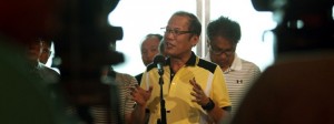 President Benigno "Noynoy" Aquino III (center) speaks during a press conference in Zamboanga City. (photo from Malacañang Photo Bureau/Robert Viñas)