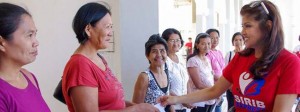 Gov. Marcos distributes loan to women's organization in Laoag 