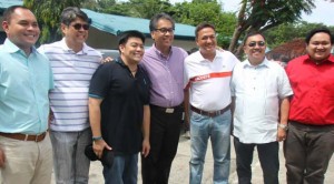 DILG Sec. Mar Roxas and Sen. Francis Pangilinan, the recently-designated Presidential Assistant for Food Security and Agricultural Modernization, met with local officials led by Quezon Gov. David Suarez, 2nd District Cong. Kulit Alcala, Mr. Irvin Alcala and Lucena City Mayor Dondon Alcala
