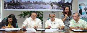 GREENING DOST | The Department of Science and Technology (DOST) inks a 15-year partnership agreement with the Philippine National Oil Company Renewables Corporation (PNOC RC) for the installation of 100kw solar photovoltaic facility at the DOST Central Office and the Science Heritage Building, both at the DOST Compound in Bicutan, Taguig City. Signing the memorandum of agreement are DOST Secretary Mario G. Montejo (second from right), PNOC RC President Carlos Jaime P. Gatmaitan (second from left), DOST-PCIEERD Deputy Executive Director Raul C. Sabularse (right) and PNOC RC, Vice President for Corporate Services  Atty. Gladys N. Nalda. (Photo by Gerry Palad/Te xt by Rodolfo de Guzman, S&T Media Service, DOST-STII)